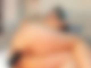 Live cam show with Alahia-Dangelo - Public on 1on1-livenow