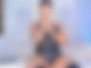 Live cam show with Alahia-Dangelo - Drinking on AdultVida.com