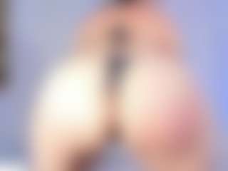 Live cam show with Alahia-Dangelo - Normal on Cam Slut