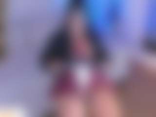 Live cam show with Alahia-Dangelo - Strip on Uber Horny