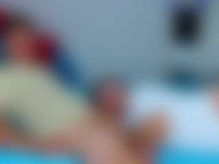 Live cam show with Ivy and Sam - Cute on live18s.com