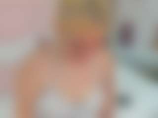Live cam show with Cata-charlotte - Striptease on PervPlay.com