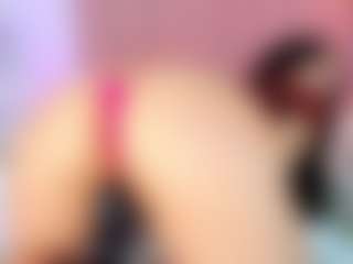 Live cam show with Kiim-miller - Petite Teen (18+) on Milfs Live