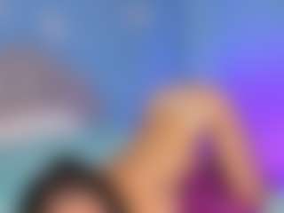 Live cam show with madison-whiite - Drinking on camtv