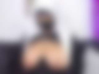 Live cam show with Zulema-Parvin - Arab on AdultVida.com