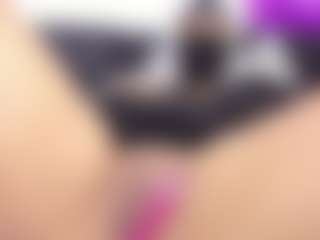 Live cam show with Zulema-Parvin - Booty on Camsoda