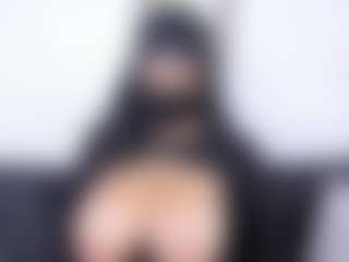 Live cam show with Zulema-Parvin - Booty on Camsoda