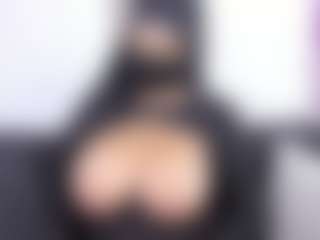 Live cam show with Zulema-Parvin - Nipple Piercings on slutload