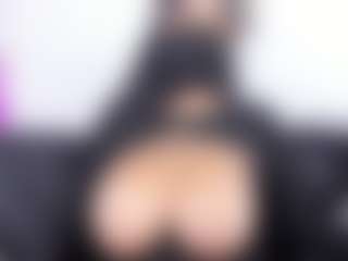 Live cam show with Zulema-Parvin - Nipple Piercings on slutload