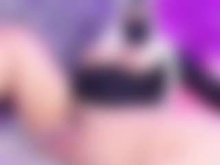Live cam show with Zulema-Parvin - Smoking on SpankPalCams