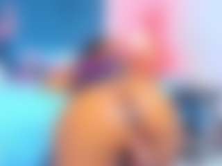 Live cam show with Miahorny69 - Deepthroat on Camsoda