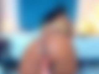Live cam show with Miahorny69 - Flashing on Camsoda