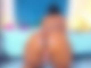 Live cam show with Miahorny69 - Black MILF on intimatelivegirls.com