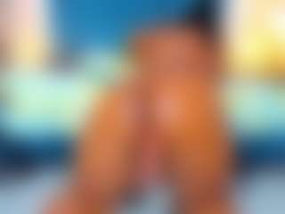 Live cam show with Miahorny69 - Full Nudity on SmokeAndPoke