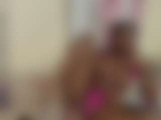 Live cam show with Roxxana-queen - Double Penetration on CamClone