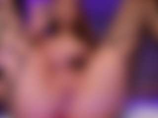 Live cam show with Kyliejo19 - Brown Hair on Camsoda