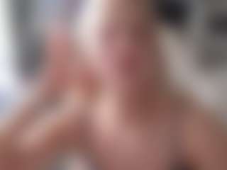 Live cam show with YourL1ttleAngel - Blue Eyes on UwU Esports