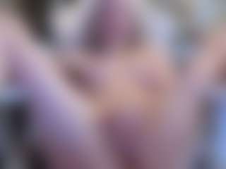 Live cam show with YourL1ttleAngel - Public on xDating