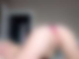 Live cam show with YourL1ttleAngel - Public on Streamer API
