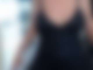 Blondecougar's Live Sex Cam Show
