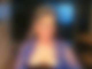 Blondecougar's Live Sex Cam Show