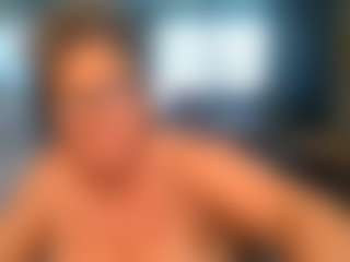 Live cam show with Blondecougar - Grey on Milfs Live