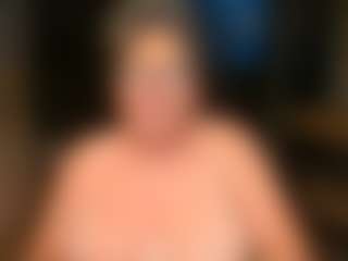 Blondecougar's Live Sex Cam Show