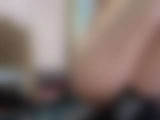 Live cam show with Kaskie - Lush Brown Hair on Lustler
