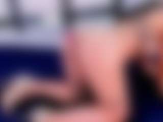 ArinnaRussell MILF webcam performer live streaming