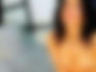 Live cam show with ArinnaRussell - Average on CamwithHer