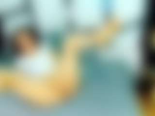 Live cam show with ArinnaRussell - College Mature on livesuperchat.net