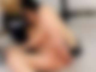 Live cam show with ArinnaRussell - Public MILF on pussylord.com