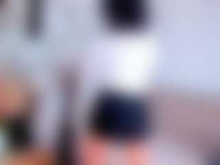 ArinnaRussell MILF webcam performer live streaming