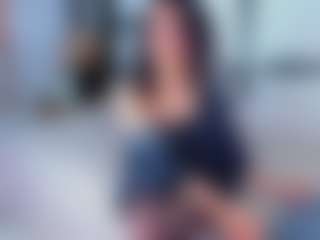 Live cam show with ArinnaRussell - Public on Gym Cam Girls