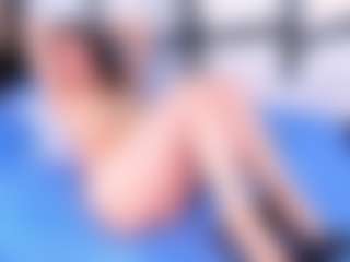 Live cam show with ArinnaRussell - Athletic Middle Aged on Dolls Live