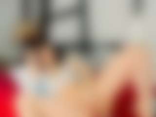 Live cam show with ArinnaRussell - College Mature on nudelive.tv