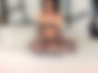 Live cam show with ArinnaRussell - Middle Aged on StripNow