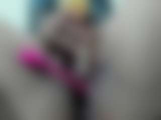 Live cam show with misseylenss - Milk on Fit Hotties