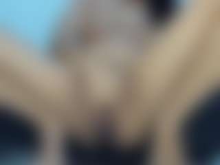 Live cam show with misseylenss - Milk on Uber Horny
