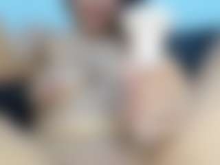 Live cam show with misseylenss - Tittyfuck on Chatstar