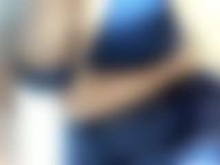 Live cam show with misseylenss - Shaved Pussy Brown Hair on Camsoda