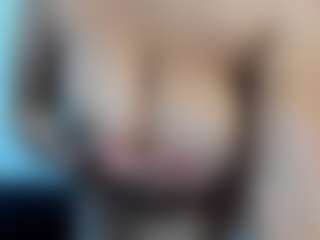 Live cam show with misseylenss - Brown Hair on infinitiblacc.com
