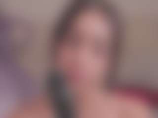 Show in cam erotica live di Emilyy-77