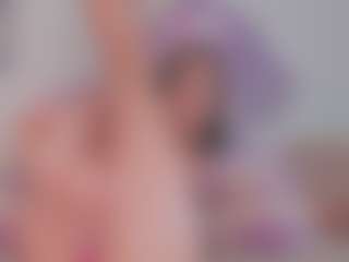 Live cam show with Emilyy-77 - Striptease on pussylord.com