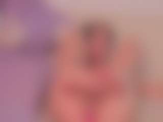 Live cam show with Emilyy-77 - Teen (18+) on Camsoda