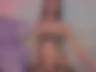Emilyy-77's Live Sex Cam Show