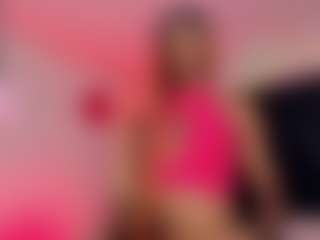 Live cam show with Kendall-hornyy - Black Hair on Camsoda