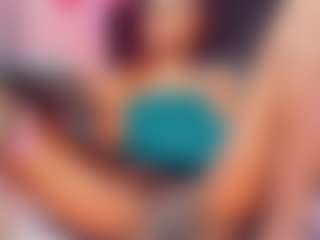 Live cam show with Kendall-hornyy - Smoking on liverealitysex.com