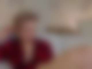 Live cam show with Michelle-Blond - Spanks on TeamSkeetLive