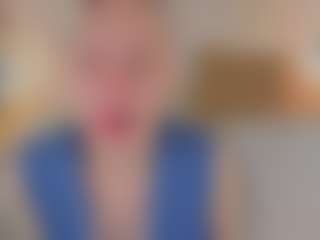 Live cam show with Michelle-Blond - Teasing on Camsoda